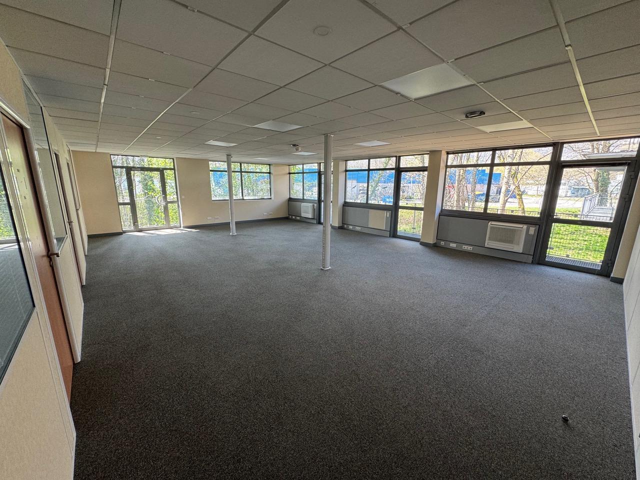 Bureau Le Bourget-du-Lac 394m² Location bureau Le Bourget-du-Lac Savoie OLBUR2425848 0